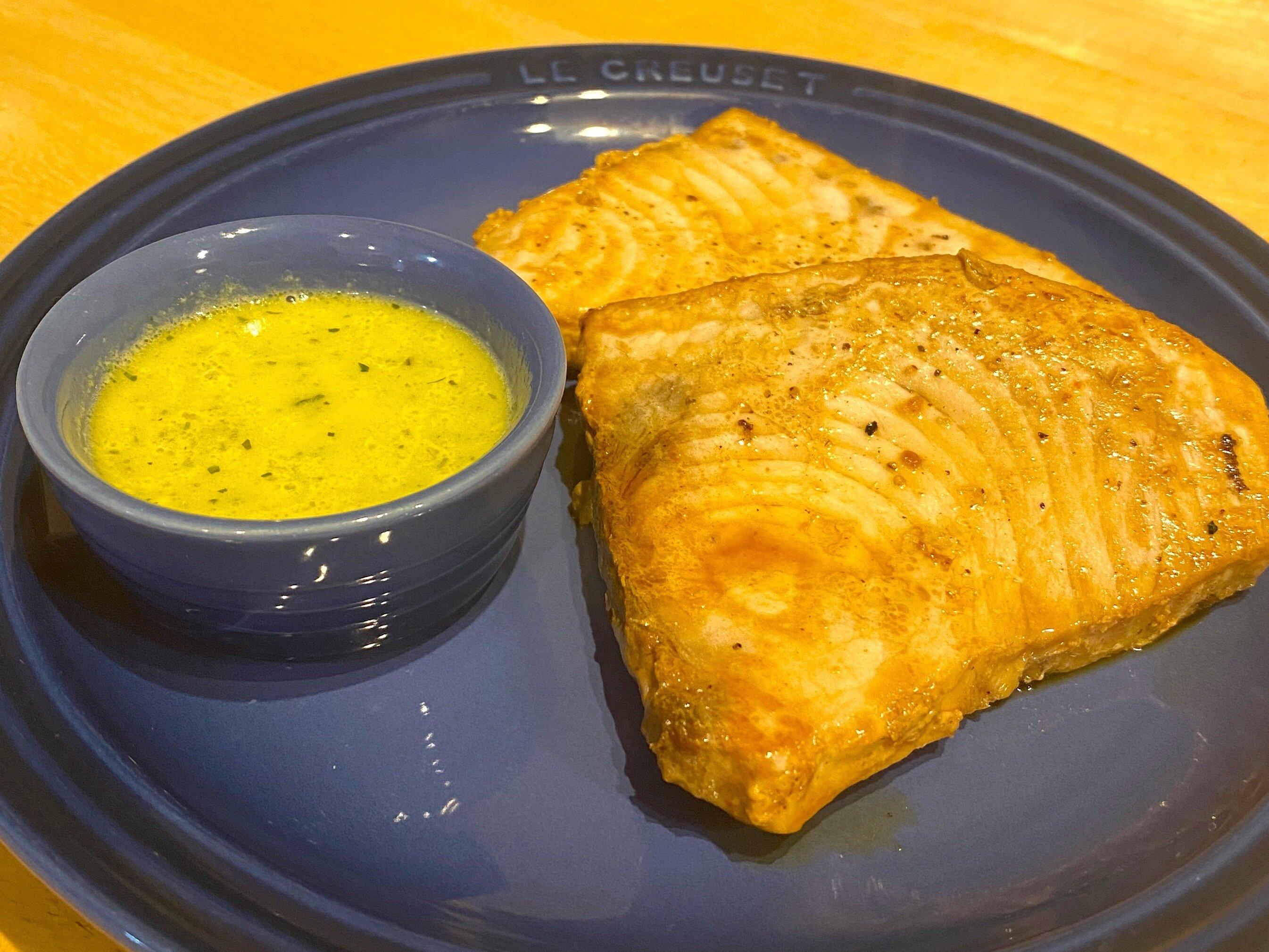 グリーンゴッデスシーズニングで作った万能クリームソースとメカジキのムニエル