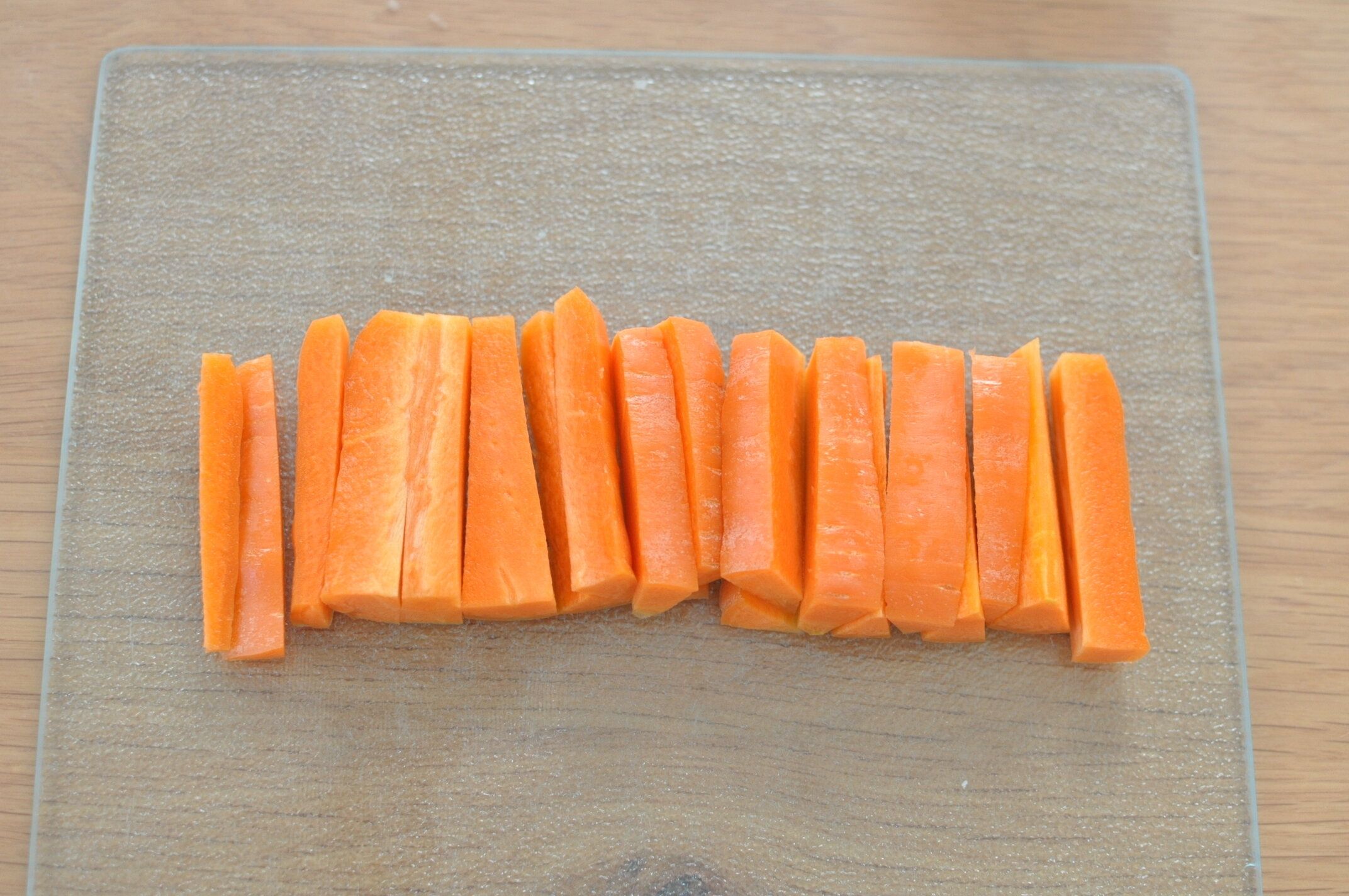 にんじんを切って並べた様子
