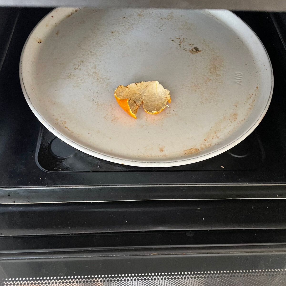 電子レンジとみかんの皮