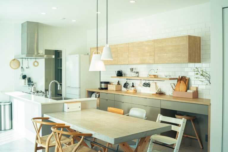 さわってテンションが下がったら替えどき！真似するだけで絶対片付く”3つの捨て基準”がスゴイ！