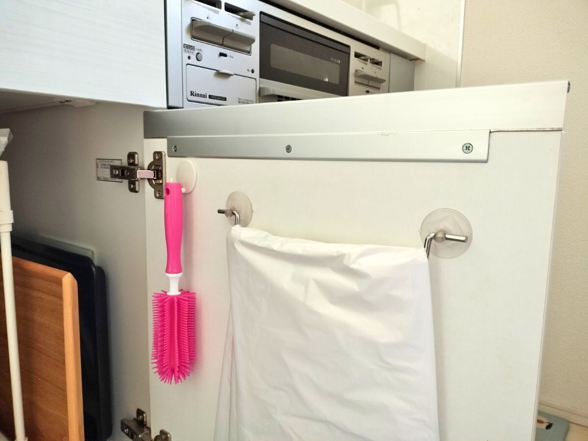 クロコダイルグリップで貼った吸盤付きのーバー