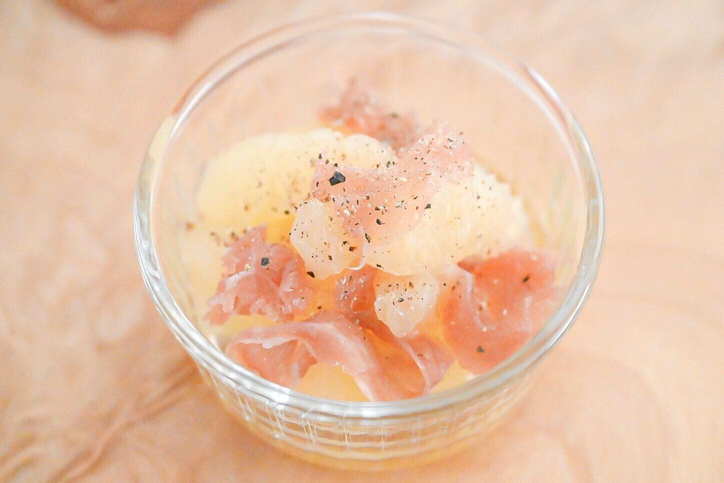 グレープフルーツと生ハムのサラダ