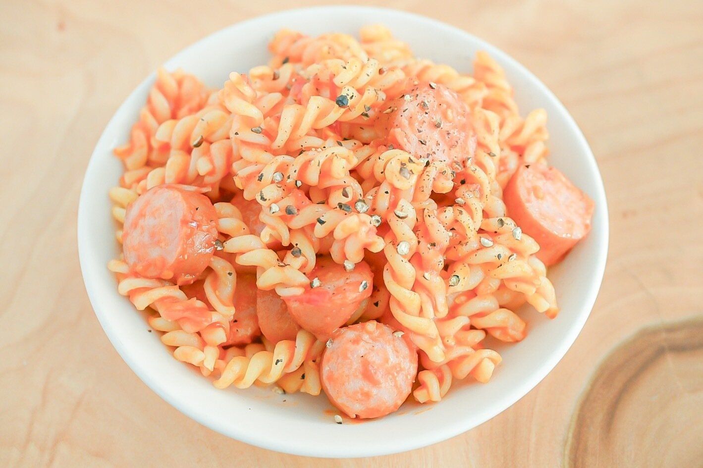 皿に盛られたトマトパスタ