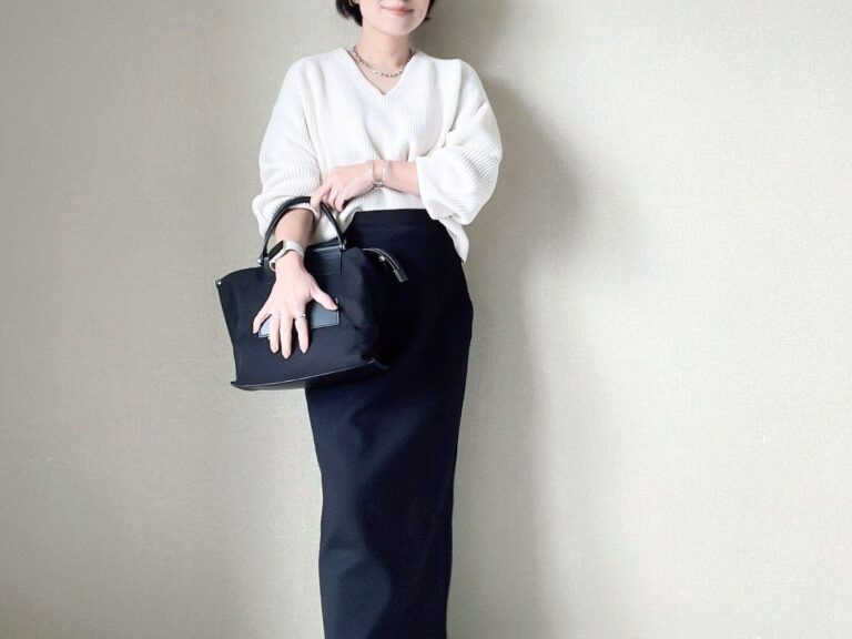 【ユニクロ】神アイテムに認定します！どんなボトムにも合うトップスが売れないわけがない！