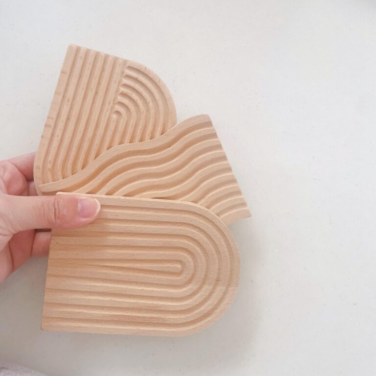 【ダイソー】オシャレな部屋にあるやつっ！木製インテリアトレーがまさかの110円