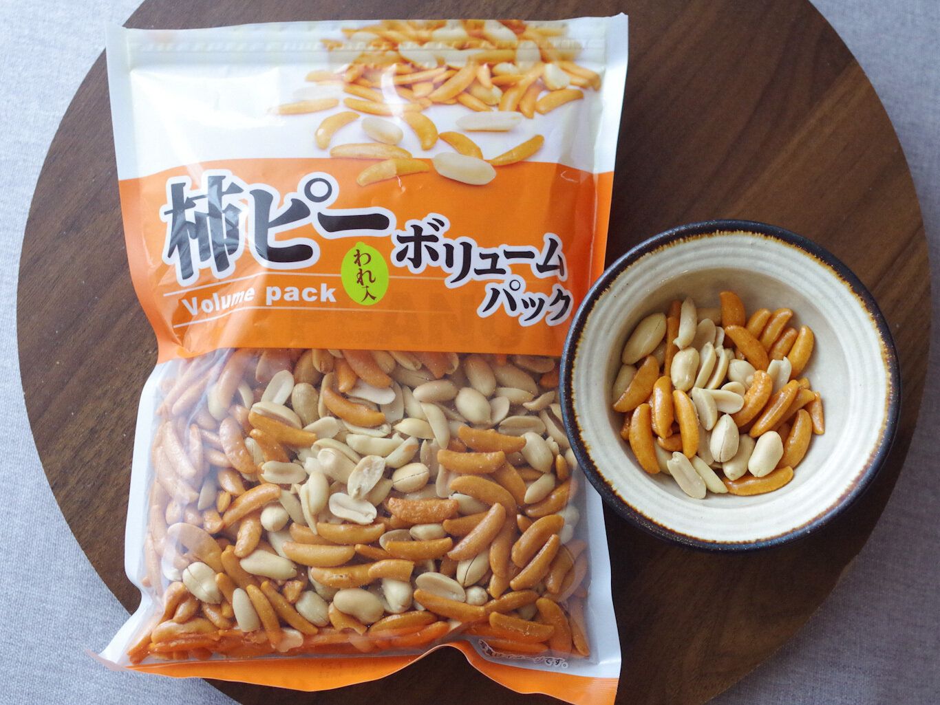 常備しているわが家の定番おやつ!大容量でハイコスパの【ロピア】柿ピー