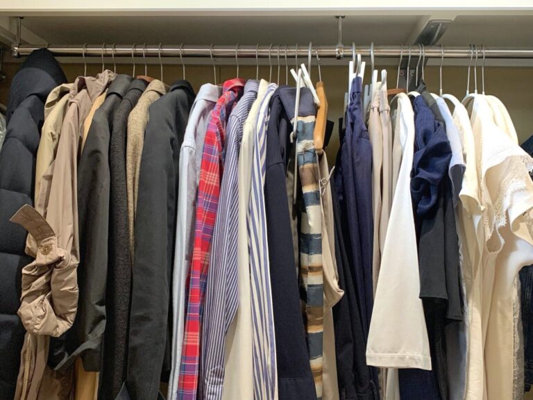 【衣替え】ついでにやるだけ！翌シーズンが劇的にラクになるたった3つのこと