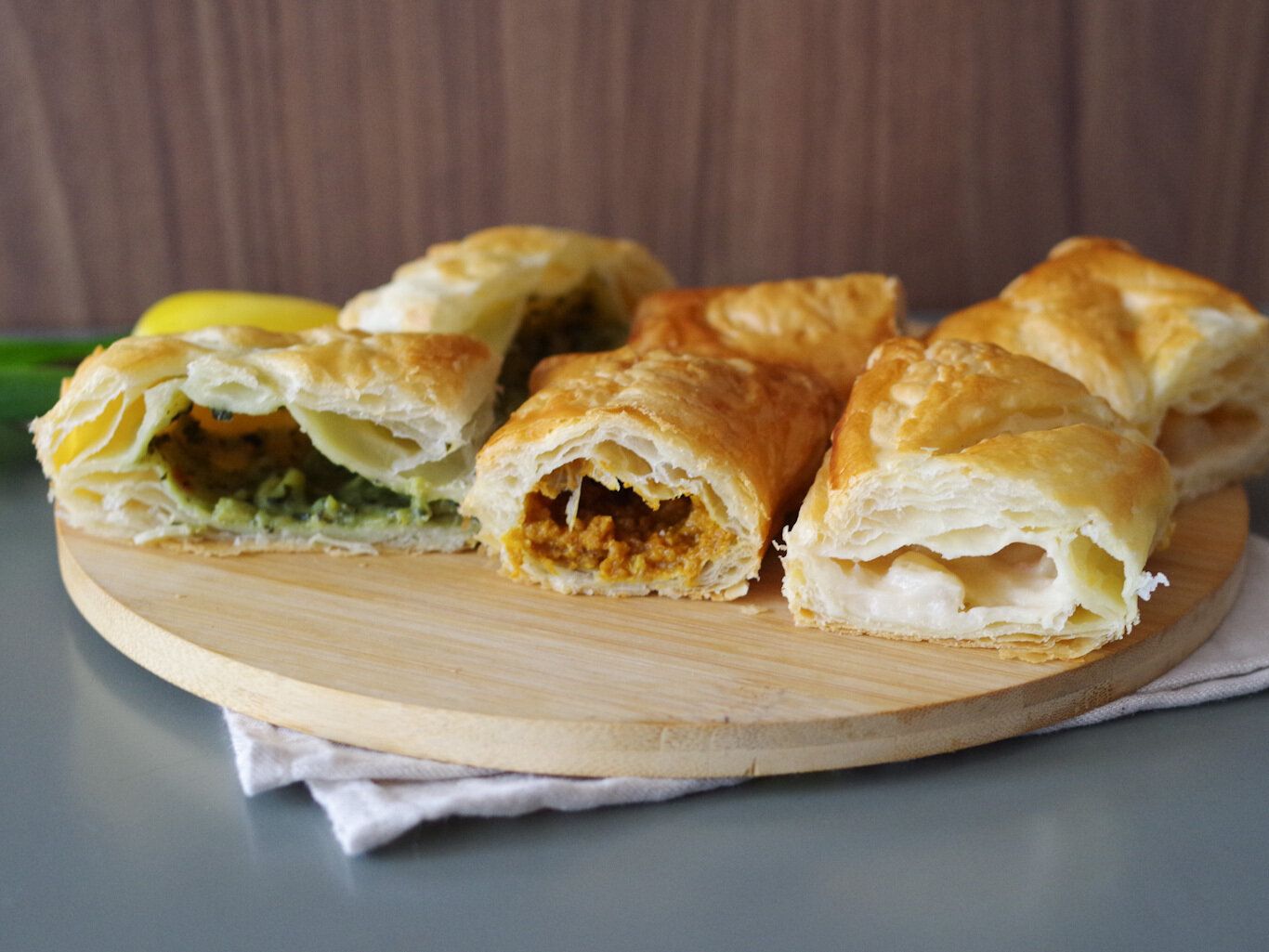 【ミスド】期間限定“お惣菜パイ”どれもハズれなし!パリパリのパイを頬張るひとときが幸せ