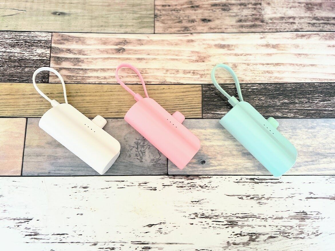 【ダイソー】1,100円でも買って正解！コンパクトで使える「神スマホアイテム」