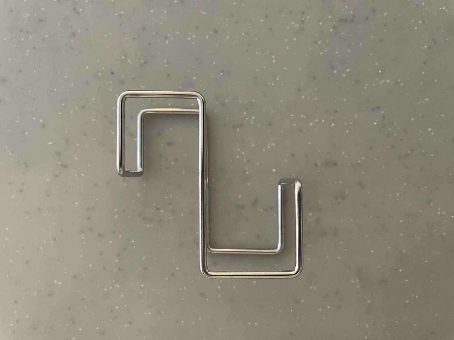 【無印良品】家事の悩み、不便をいっぺんに解決!?「扉につけるフック」が万能に使える