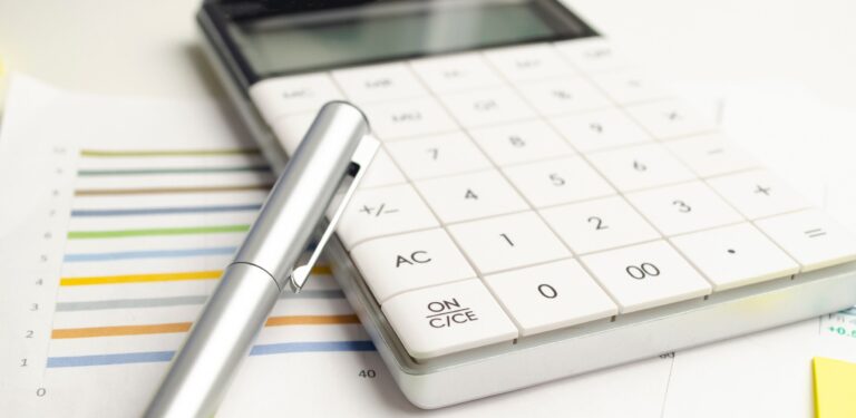 年間24万円の削減に！節約の専門家が実践した固定費の見直しポイントと金額を大公開