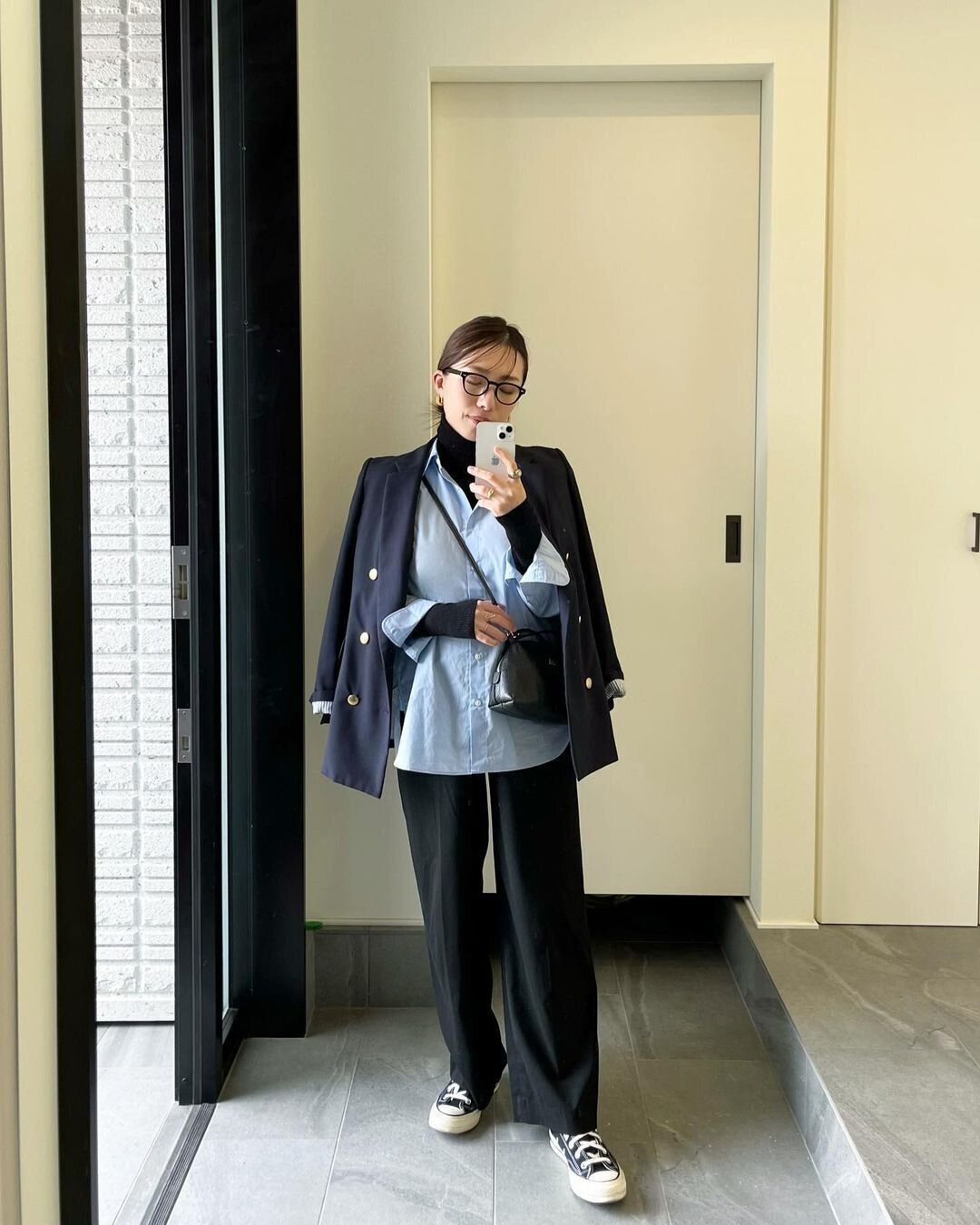 【ユニクロ】好印象ゲット！ママ友に褒められる爽やか「ブルーシャツ」着回し実例