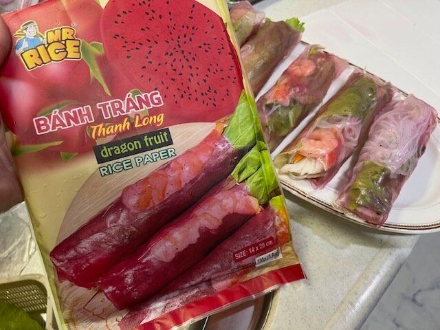 【カルディ】これはびっくり！巻くだけで華やか！ピンクのライスペーパーが映え！