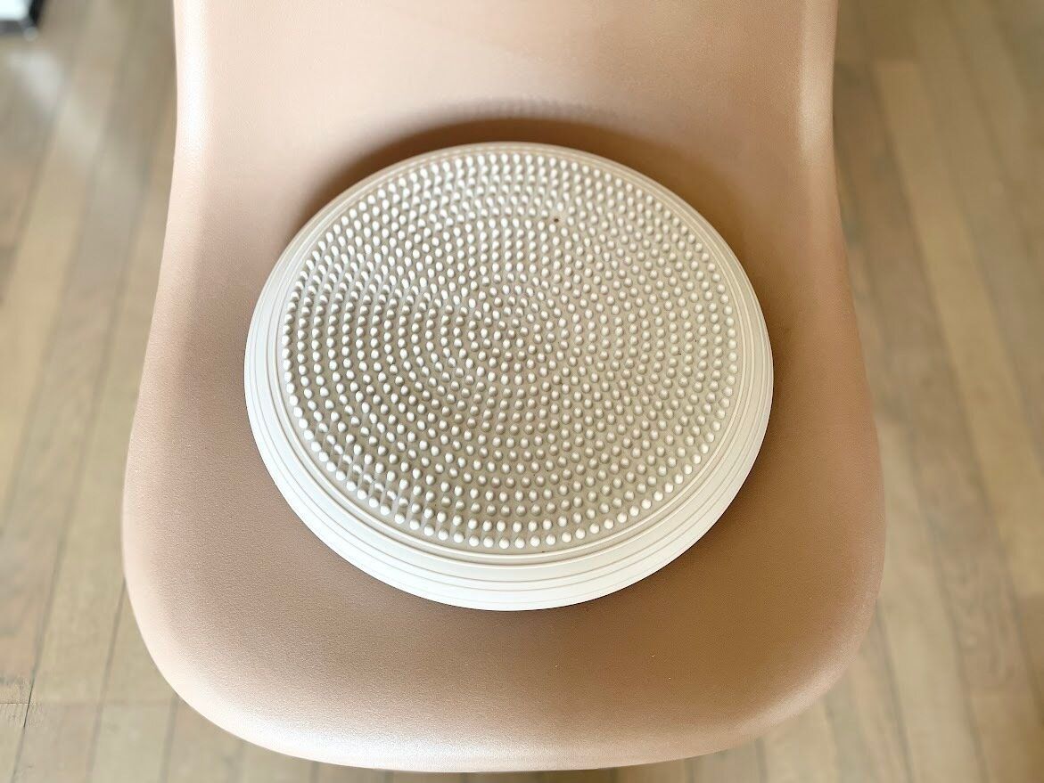 裏面の突起はマッサージ効果も