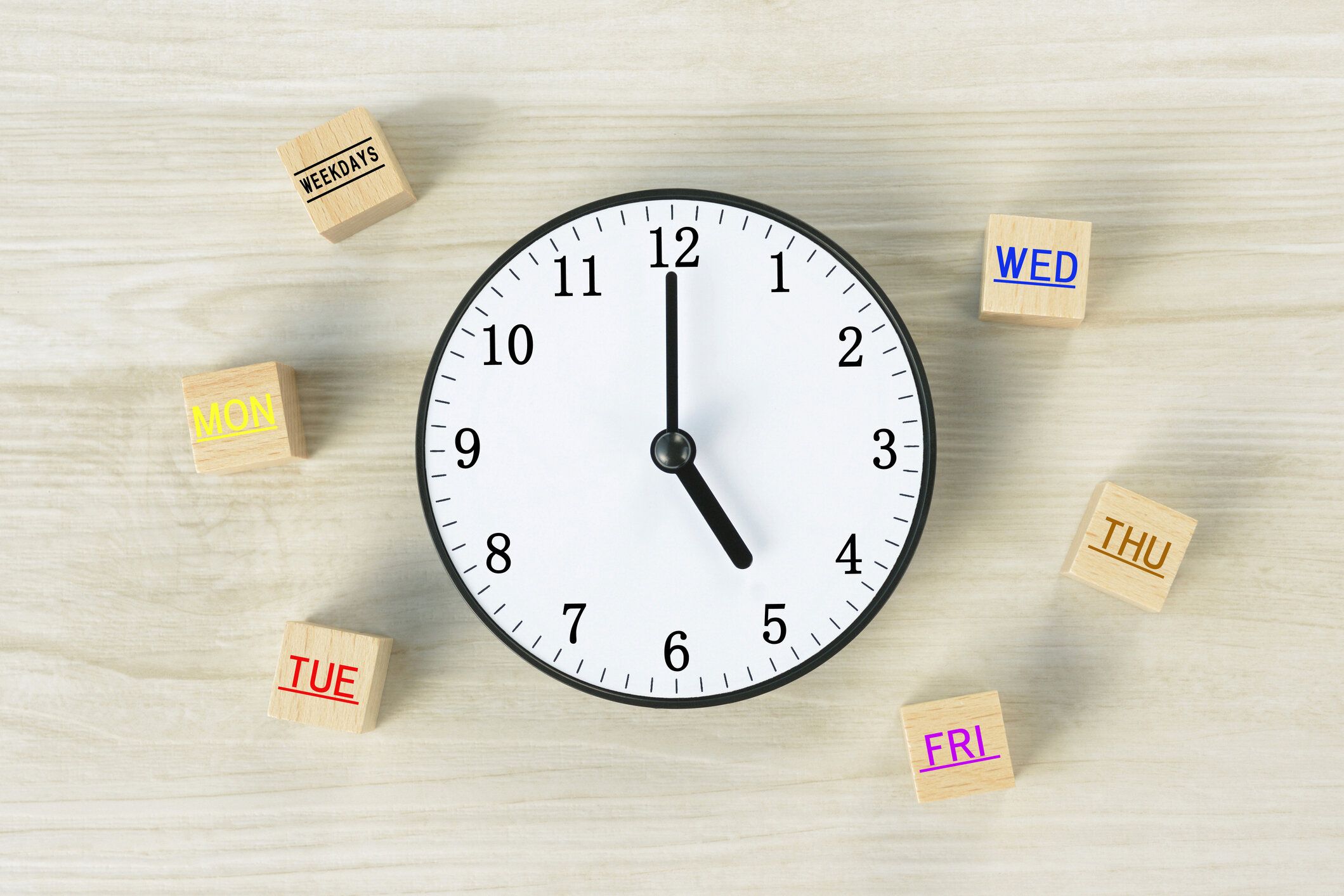 時刻と平日の画像