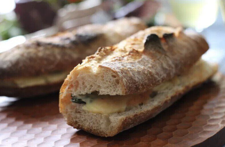 明太子バジルバゲットサンド