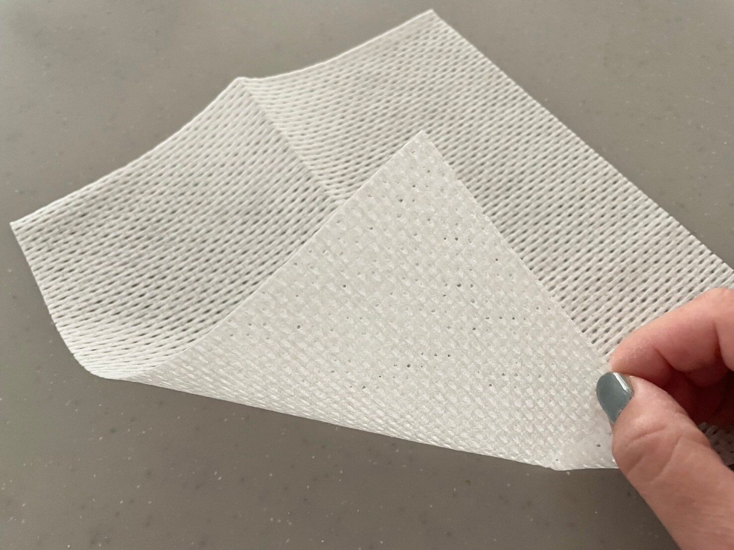 【セリア】洗剤不要で泡立つ！アウトドアシーズンに最適、これ1つで洗剤いらずのキッチンクロス