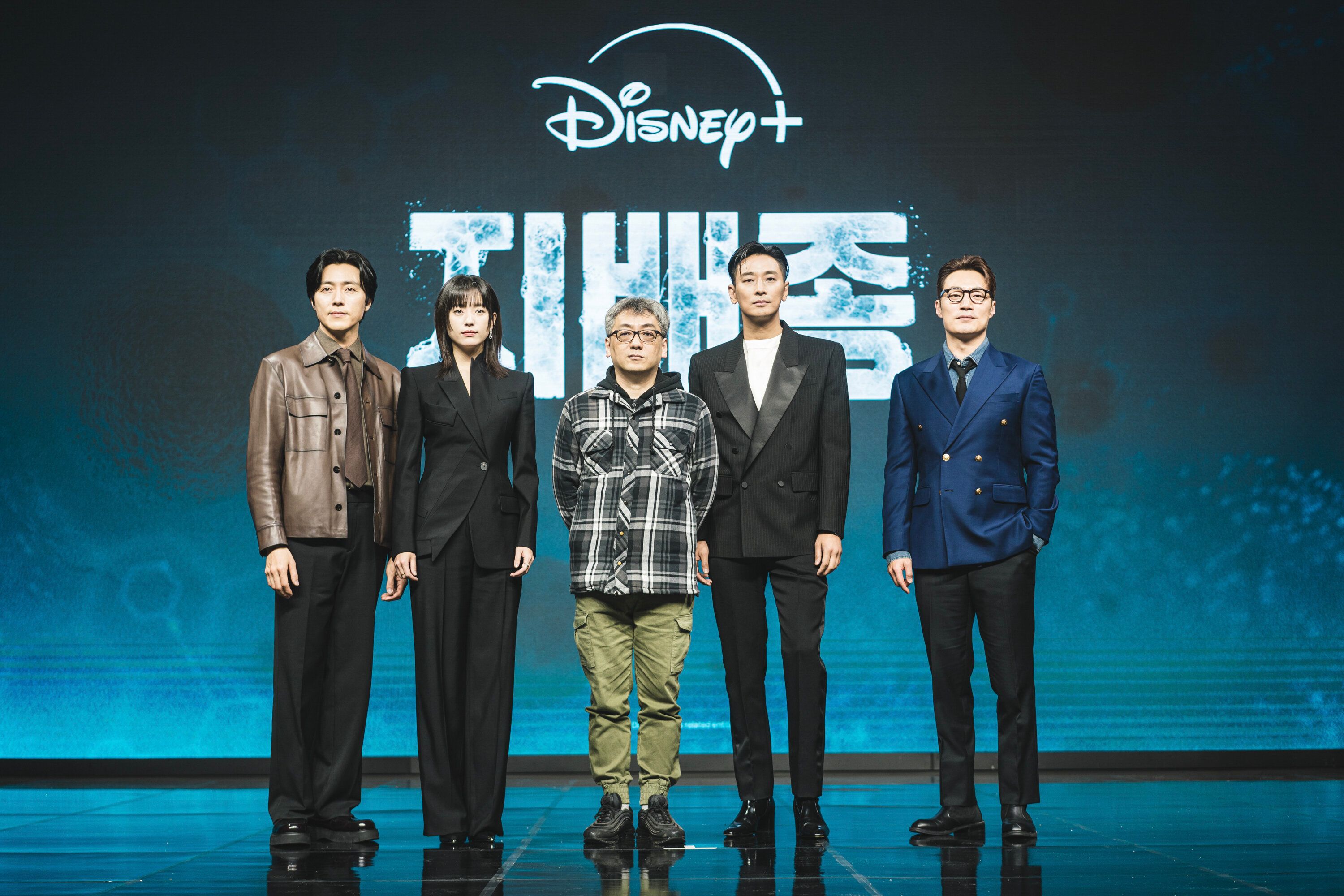 『支配種』記者会見のパク・チョルファン監督