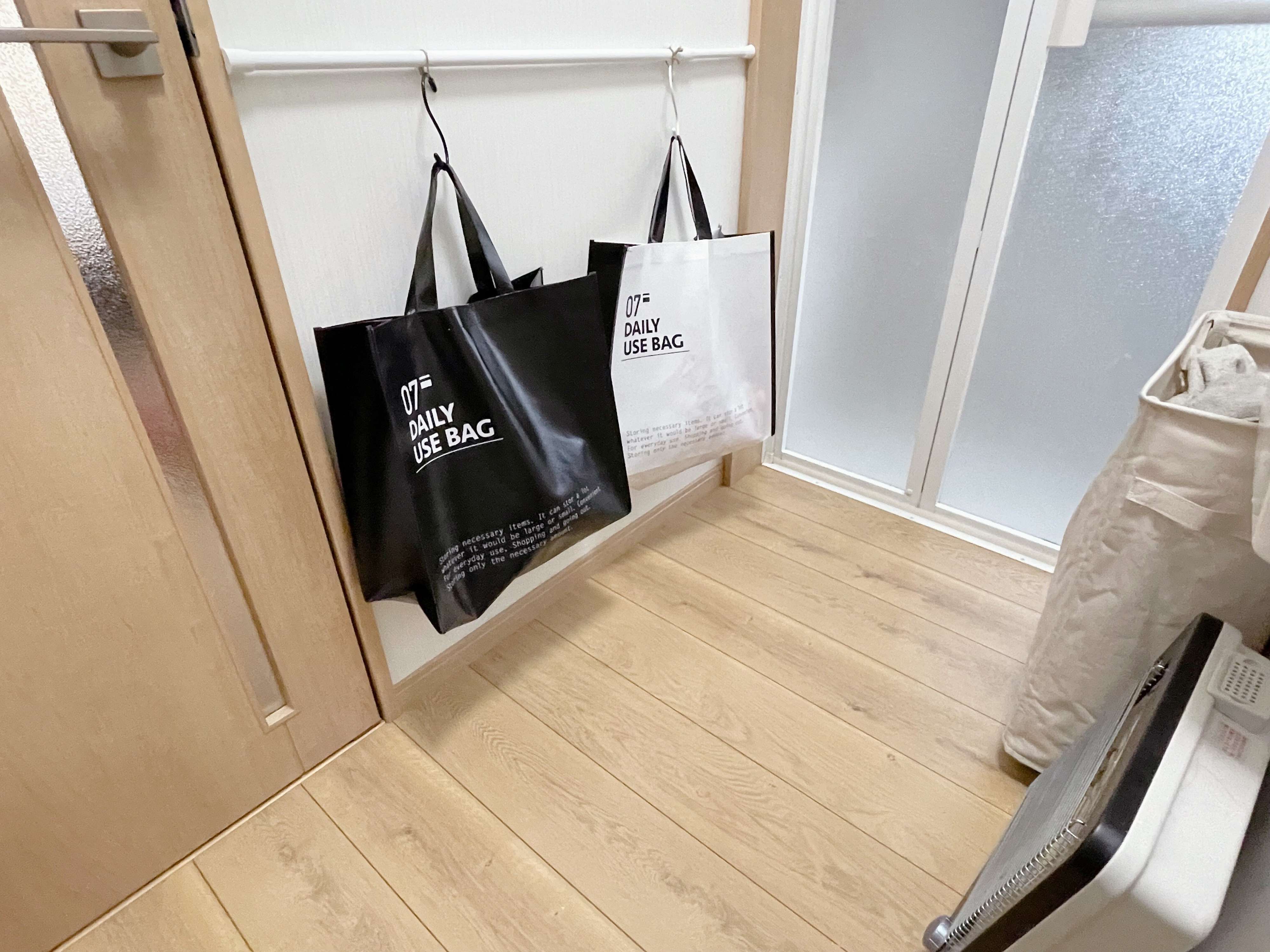 洗面所のパジャマ収納はビニールバッグに入れるだけ