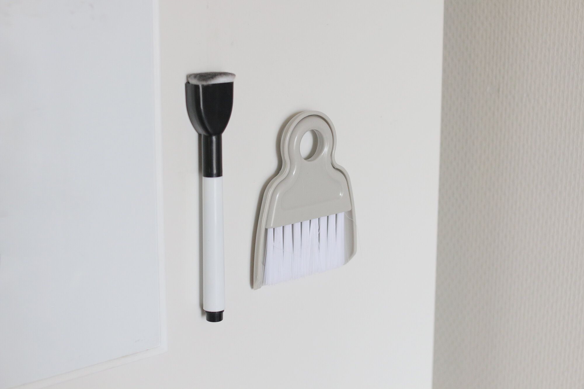 マグネット付きミニブラシ