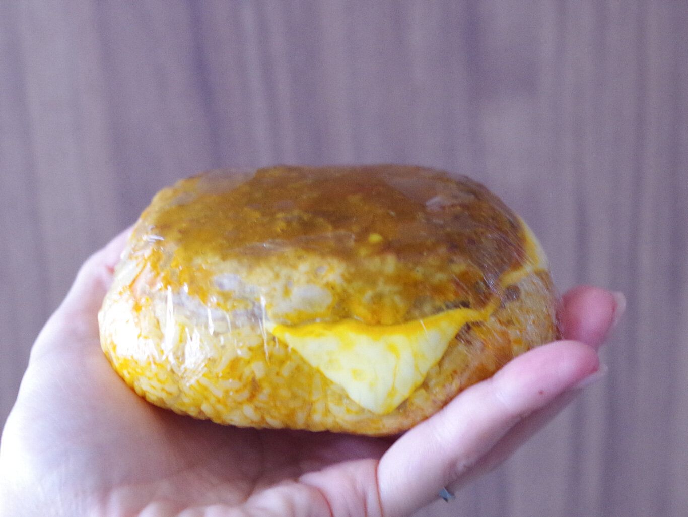 買わずにはいられない！【ロピア】不定期に販売されている“特大おにぎり”が絶品！