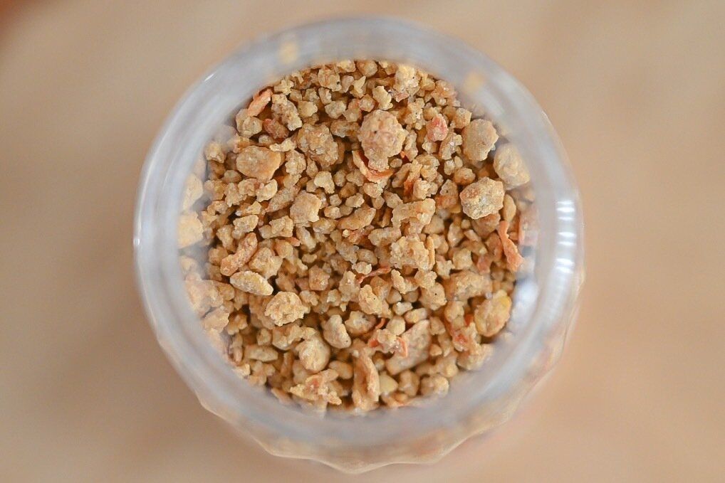 ピリ辛エビ塩の中身