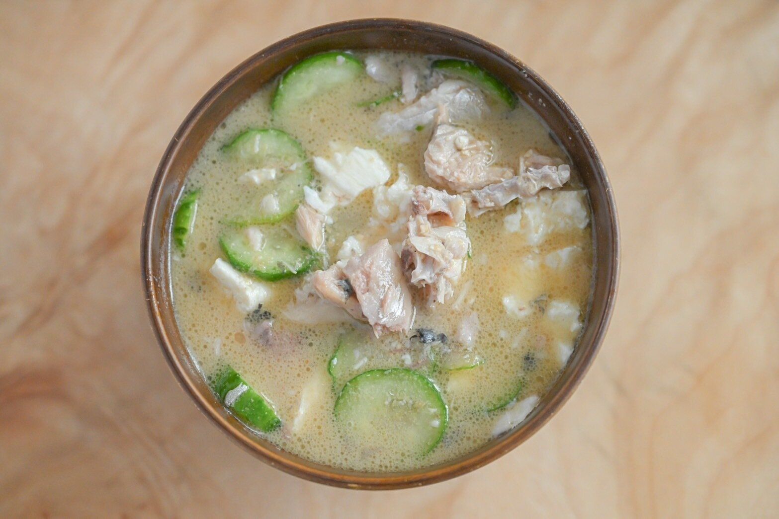 器に入ったサバ缶の冷汁