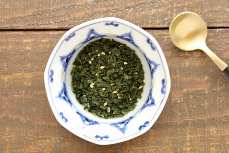 【食べて応援】おにぎりスープおかずに！万能に使える能登のわかめふりかけ