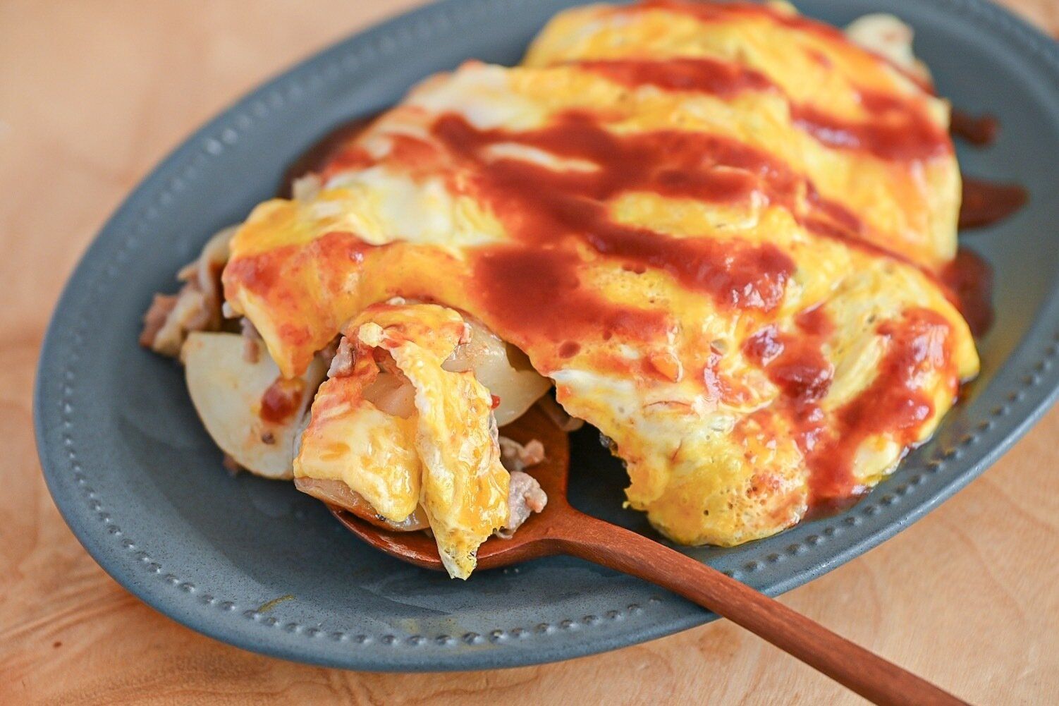 豚肉と新じゃがいもの卵のせ