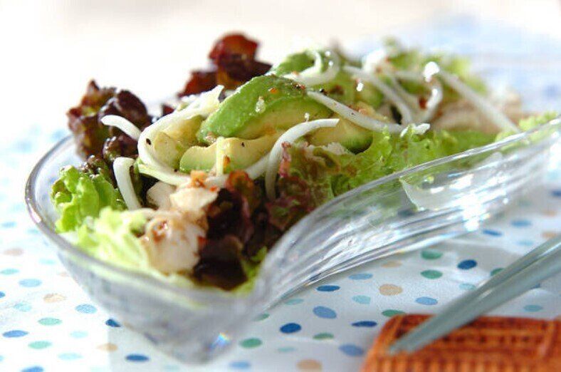 アボカドとささ身のサラダ