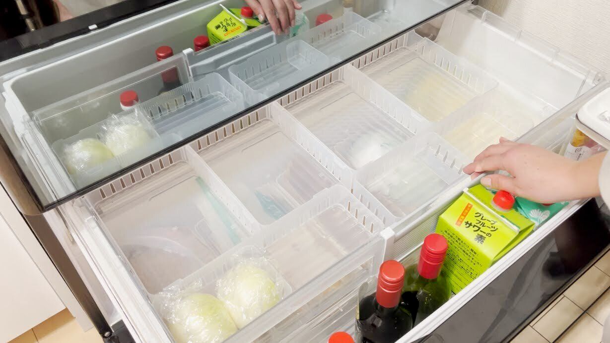 仕切りケースを置く