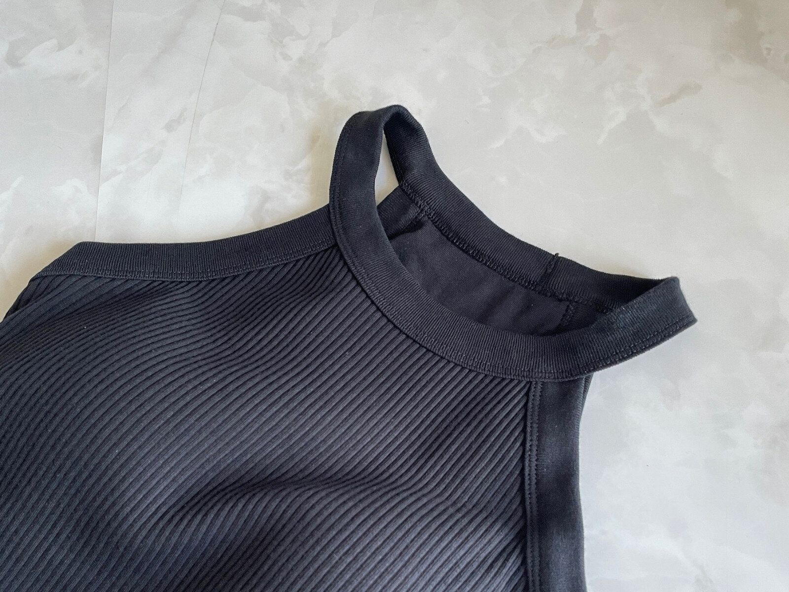 ユニクロ　ホルターネックブラタンクトップ