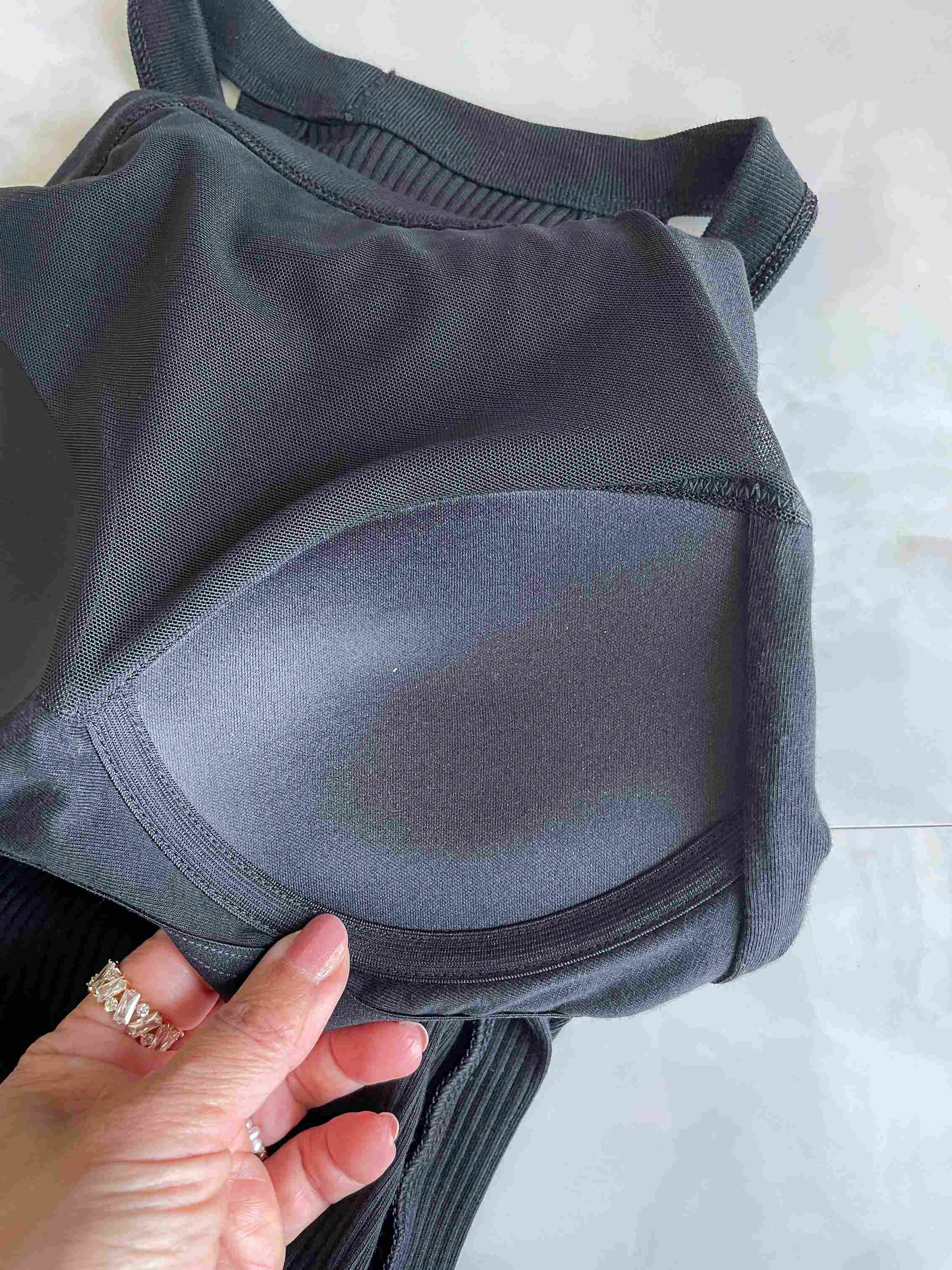 ホルターネックブラタンクトップ