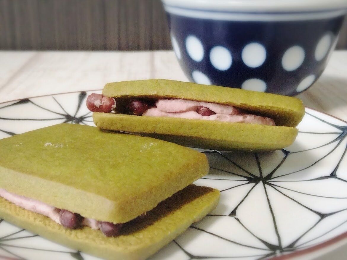 抹茶のクリームサンドクッキー