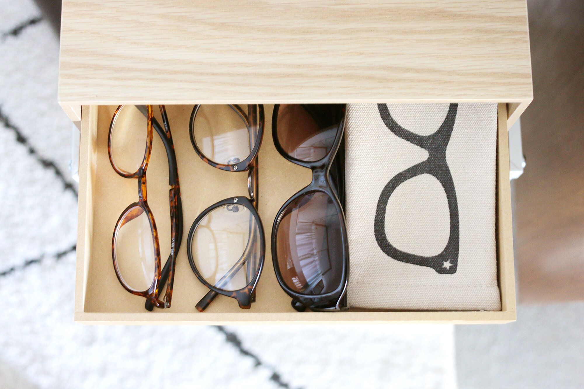 メガネ　収納