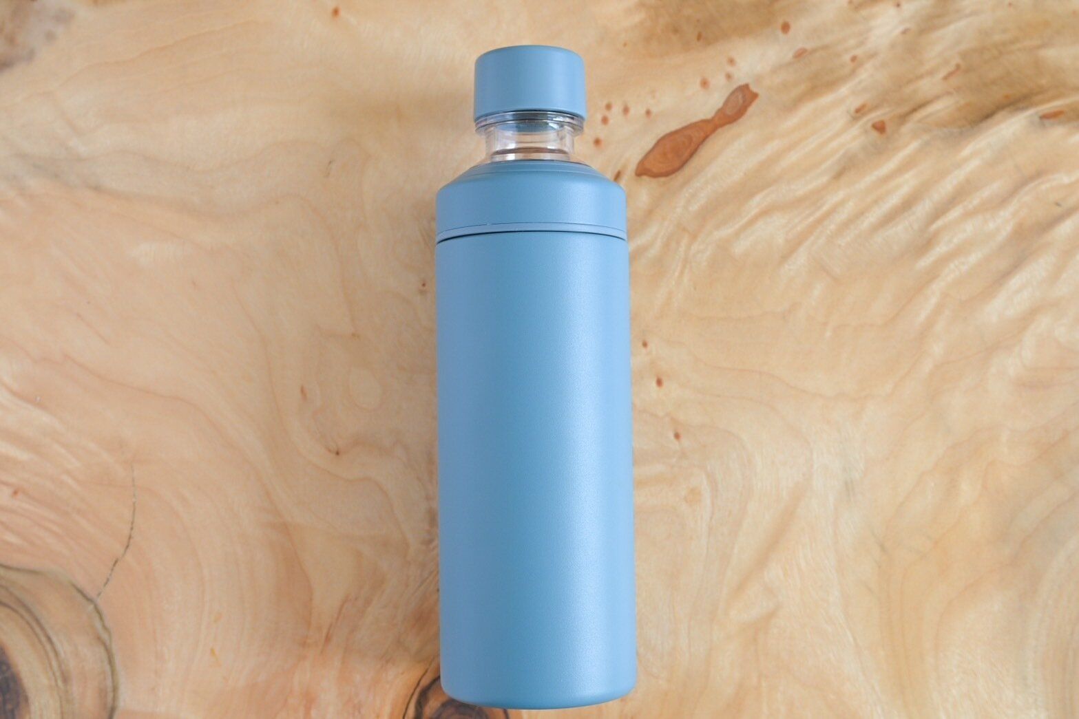 パーツをすべて装着した水筒