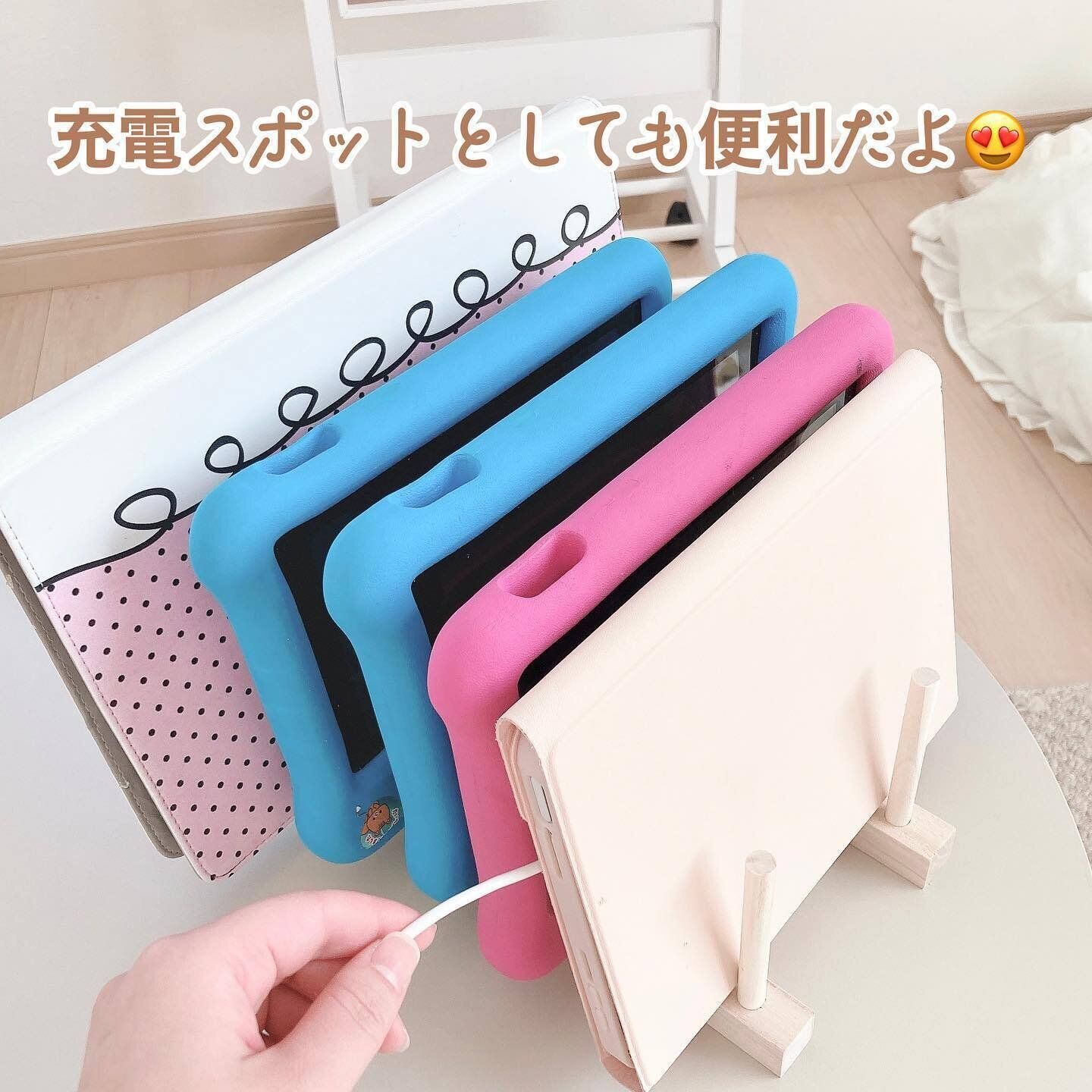 お皿以外の収納にも！「木製お皿立て」