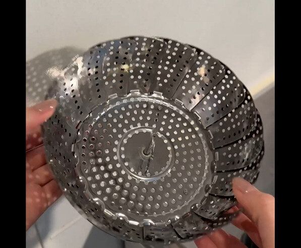 【ダイソー】コンパクトに収納できる!折りたたみ蒸し器