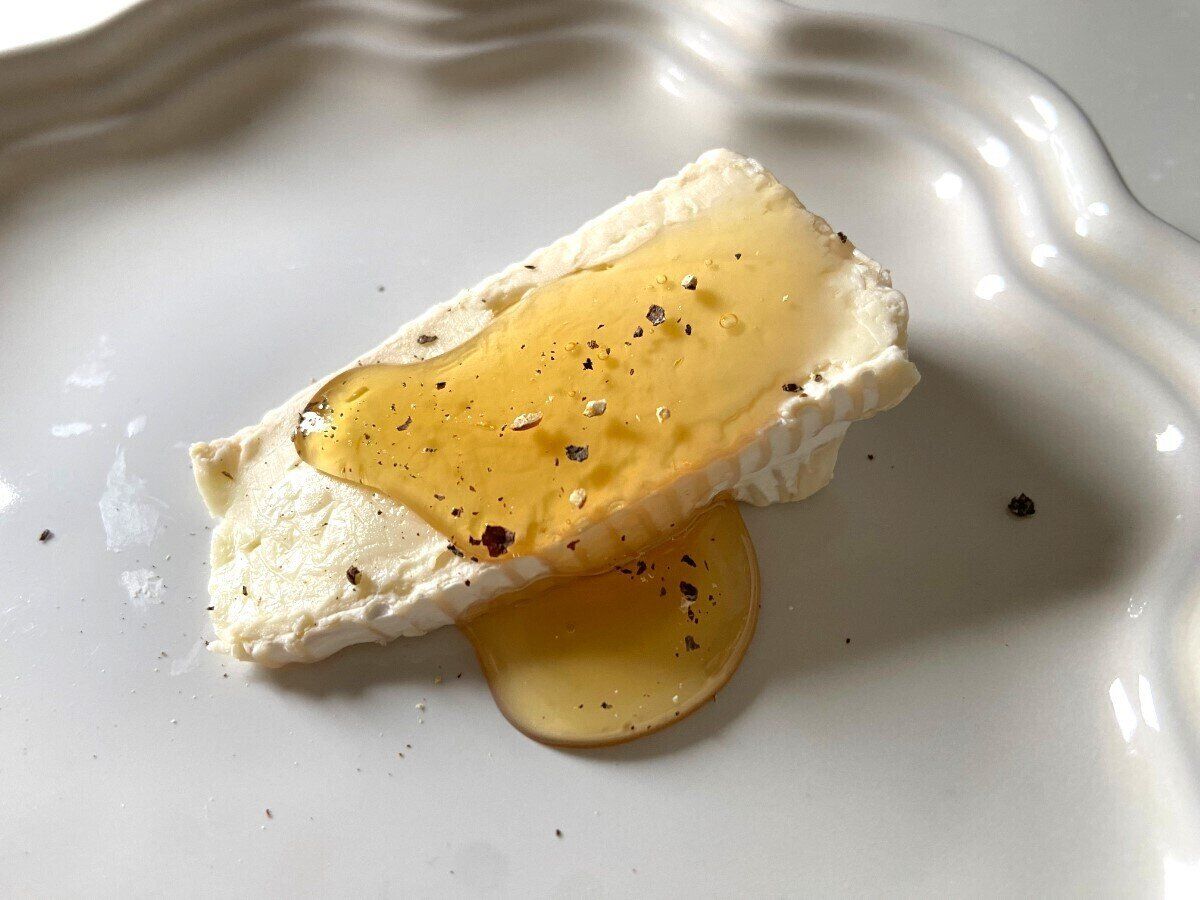 ブリーチーズにはちみつ