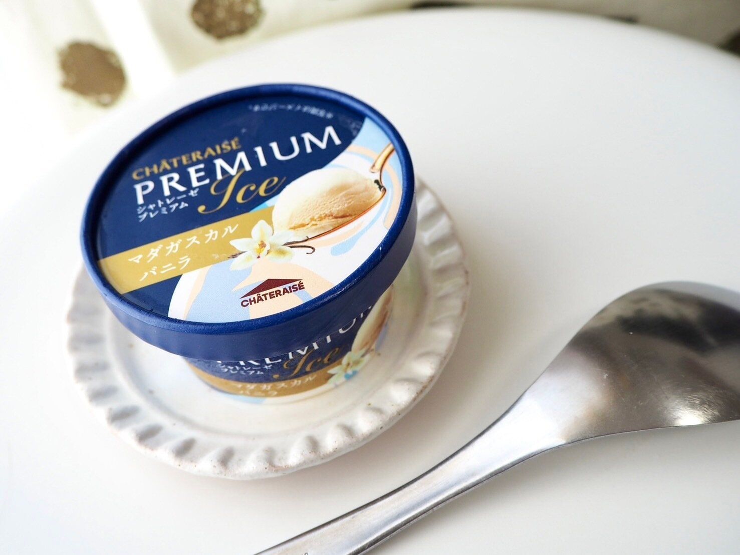 シャトレーゼ「CHATERAISE PREMIUM マダガスカルバニラ」商品写真