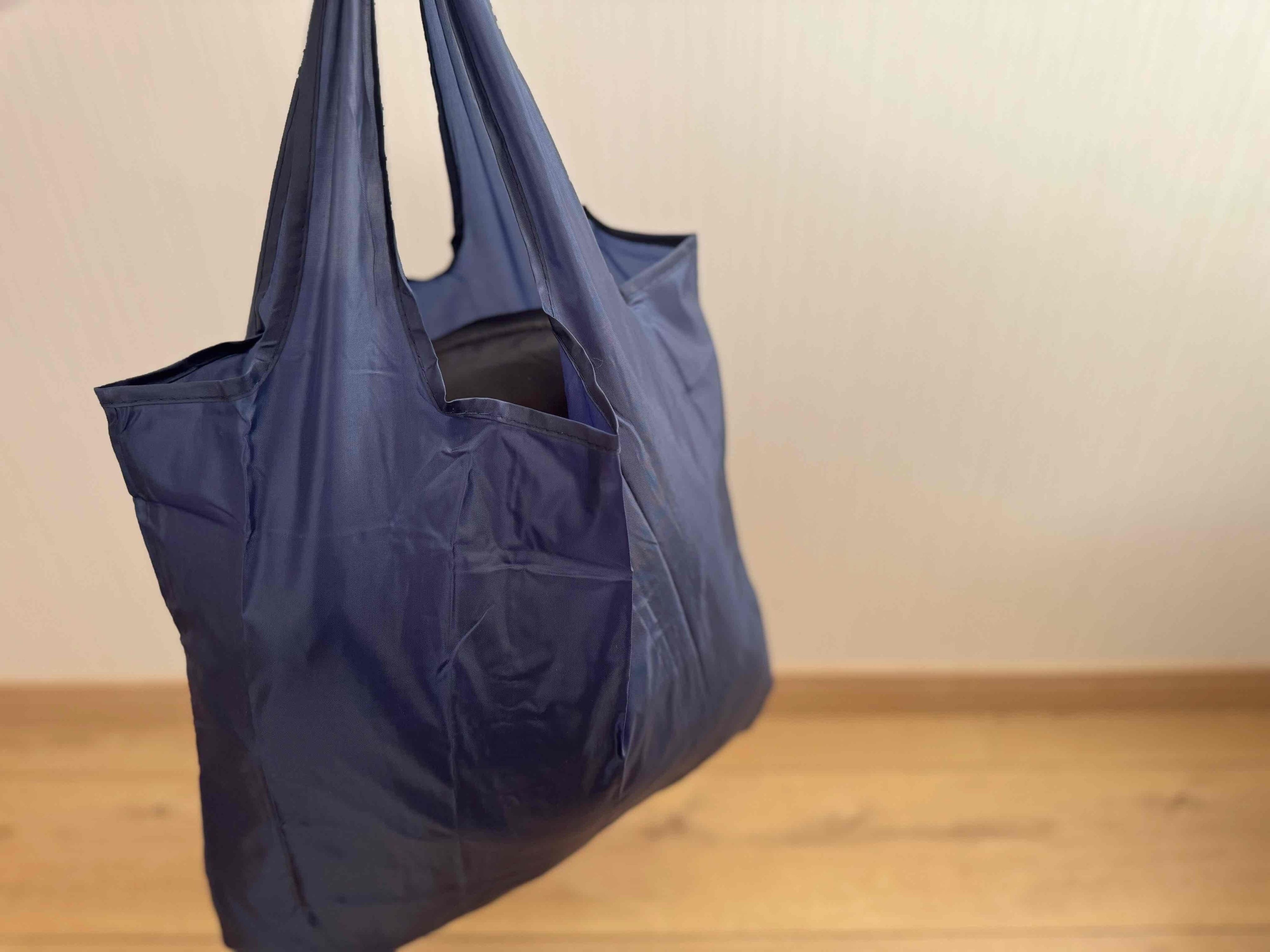 2．ショッピングバッグ