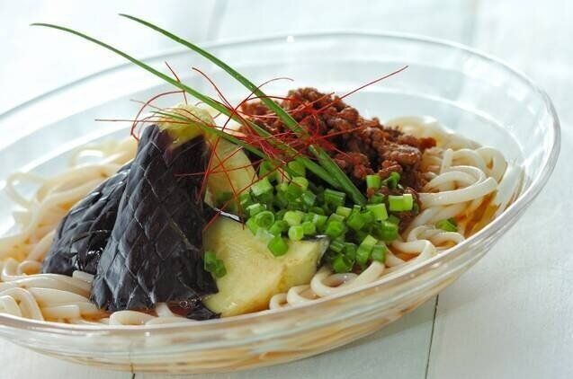 揚げナスの冷やし肉みそうどん