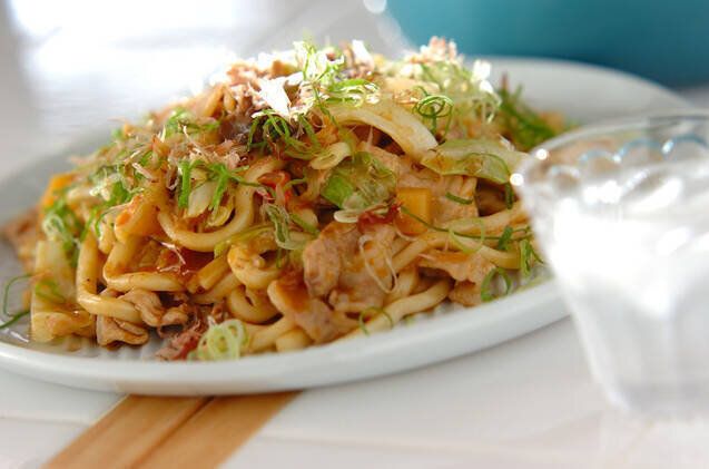 残ったカレーでリメイク！焼きカレーうどん