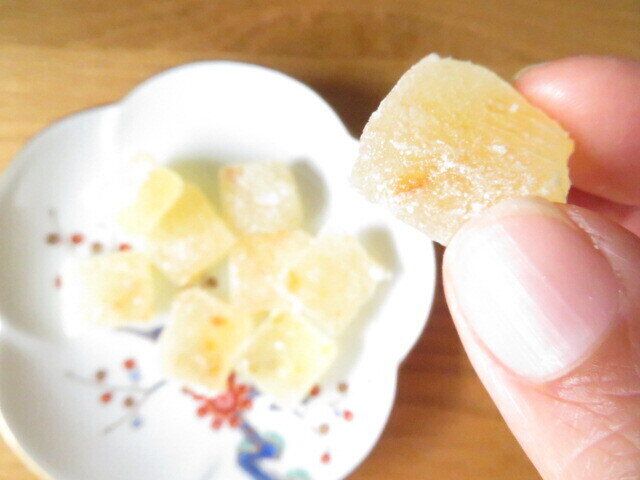 フルーツ寒天もち　手に持ってみた