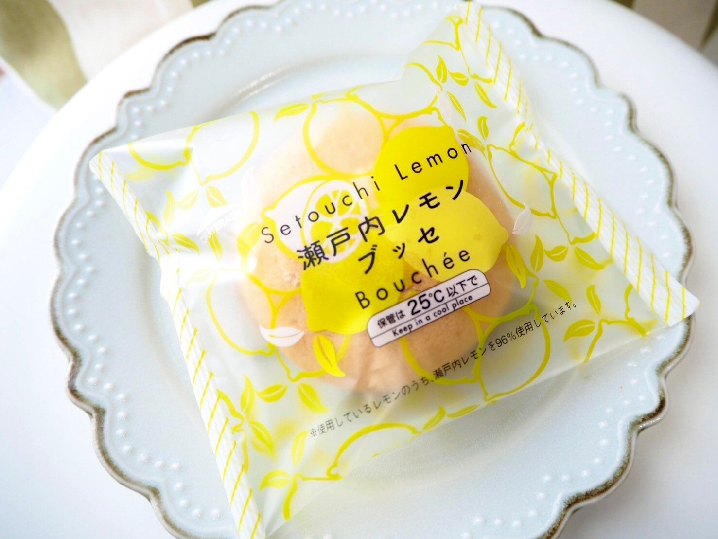 シャトレーゼ「瀬戸内レモンブッセ」商品写真