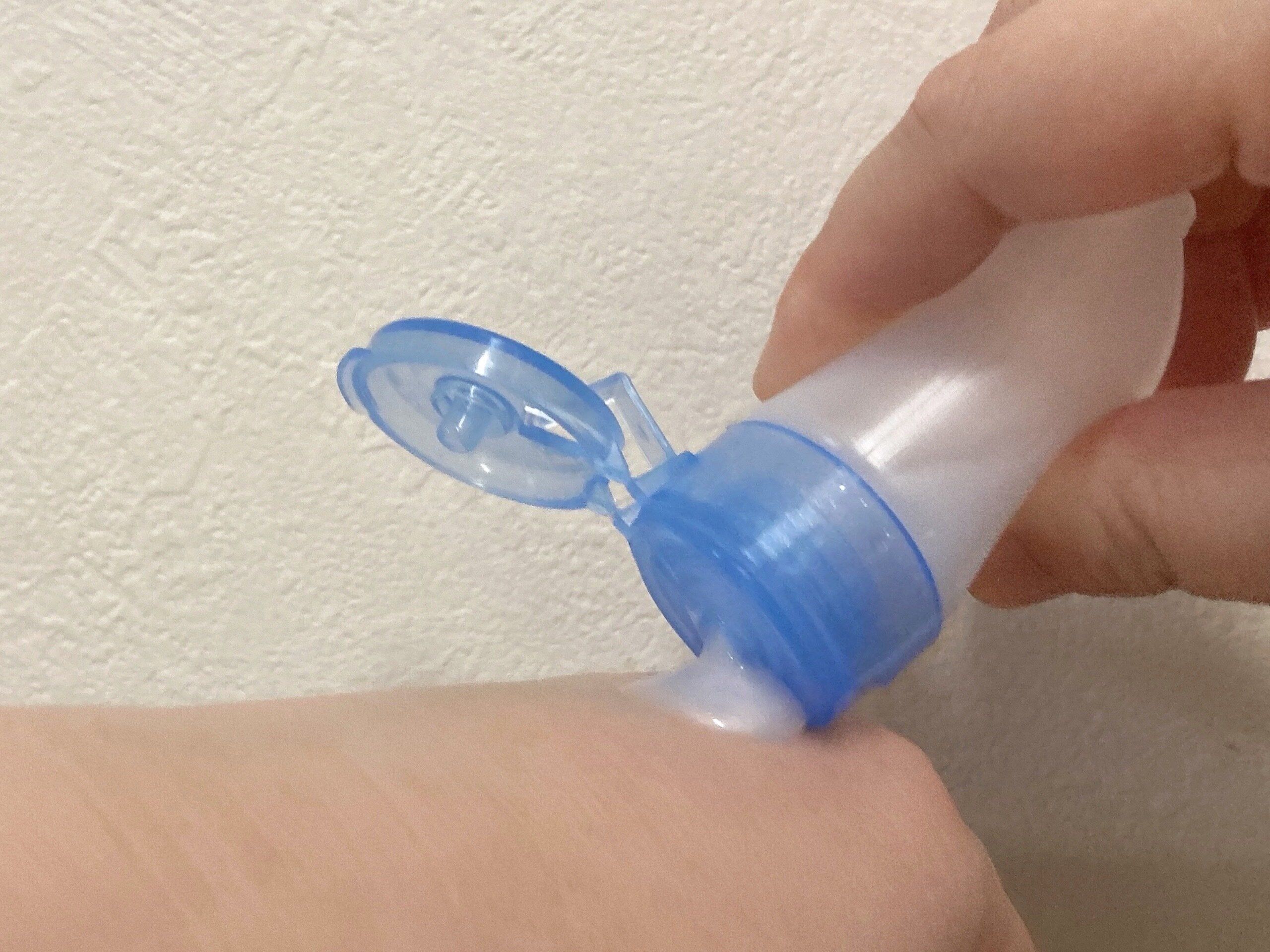 ダイソーワンタッチ式チューブボトル