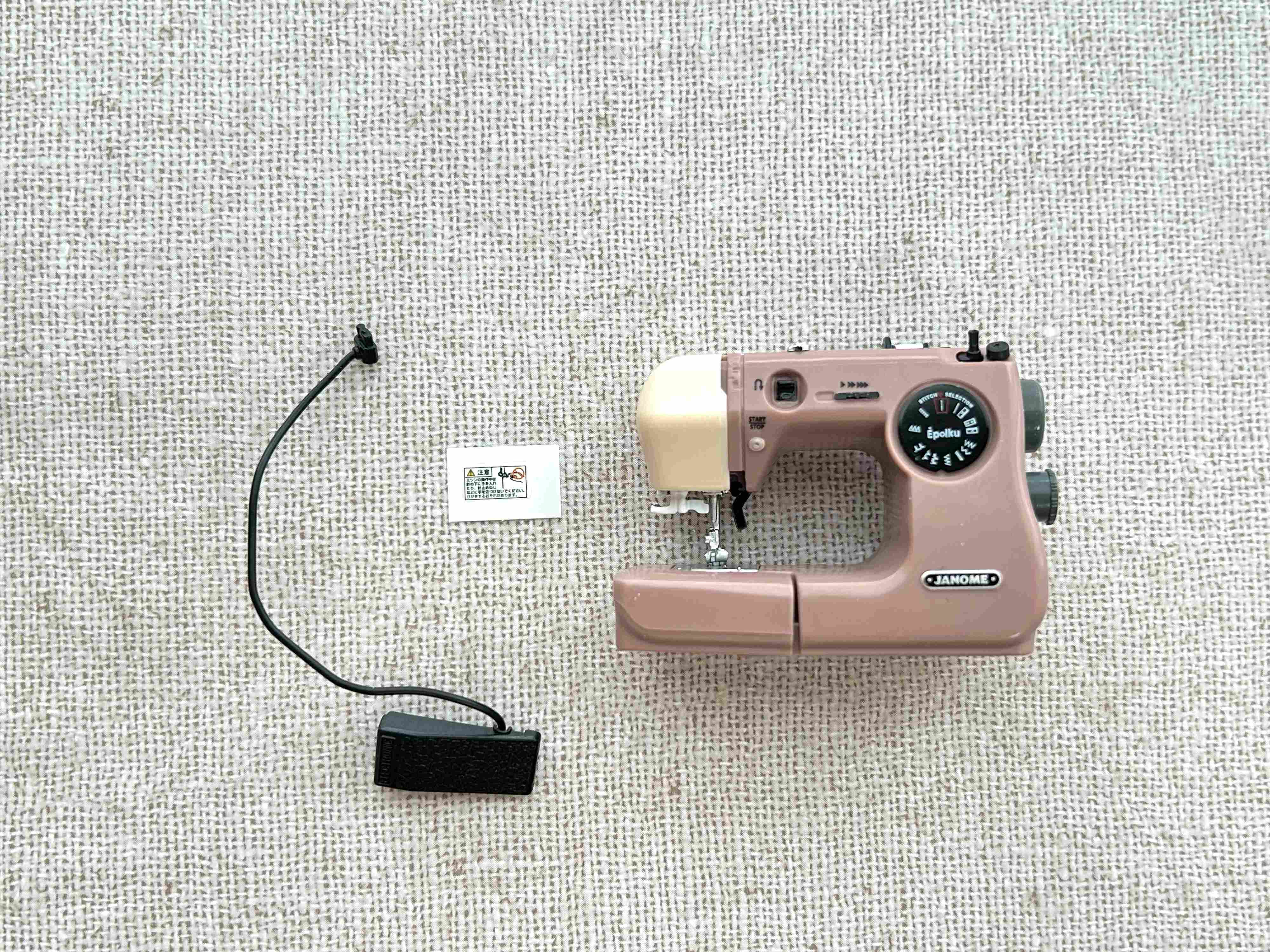 カプセルトイ　ガチャガチャ　ミニチュア　エポルク