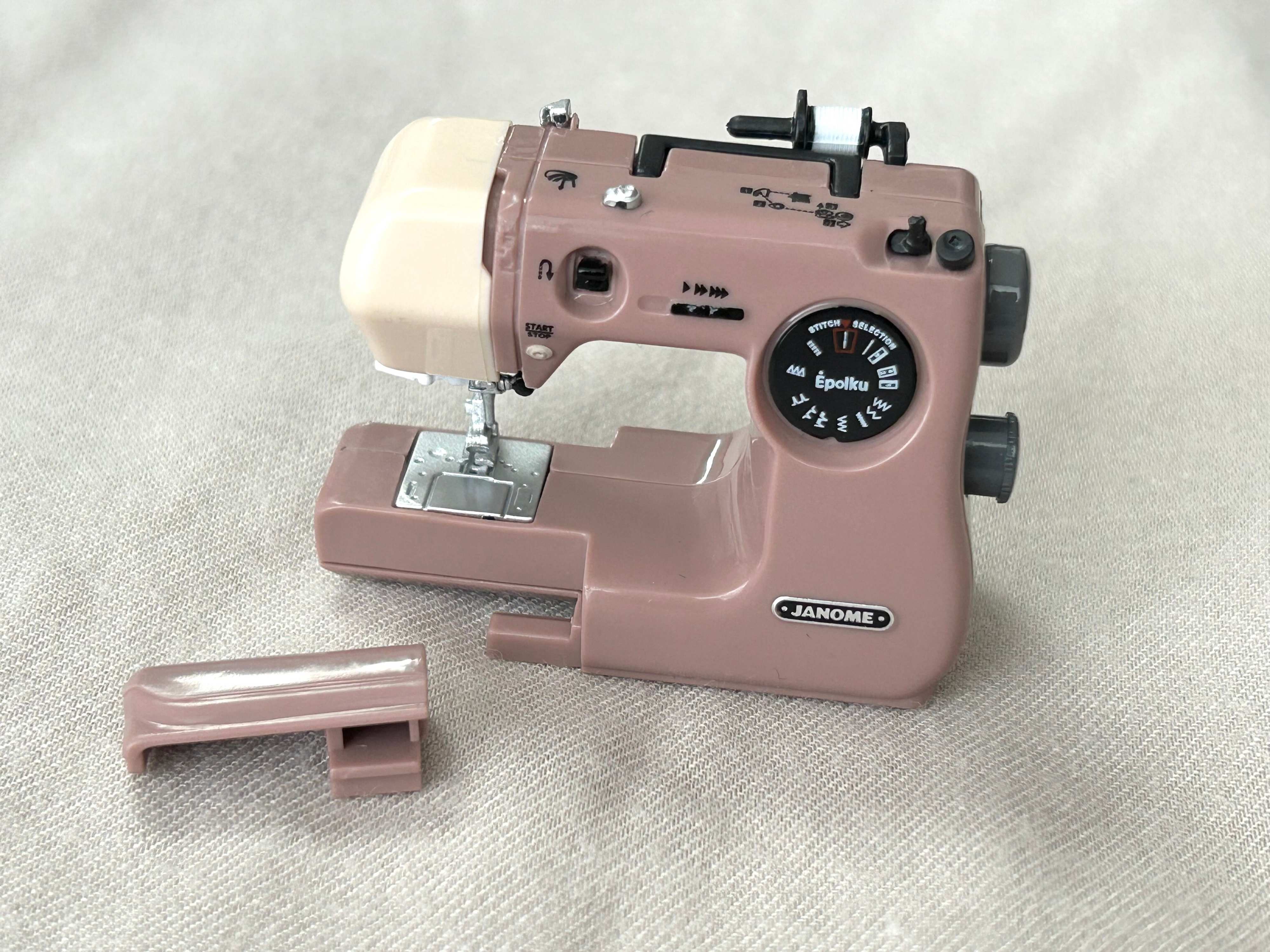 カプセルトイ　ガチャガチャ　ミニチュア　エポルク