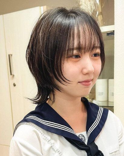 丸いフォルムと外ハネがチャーミング!ウルフショート