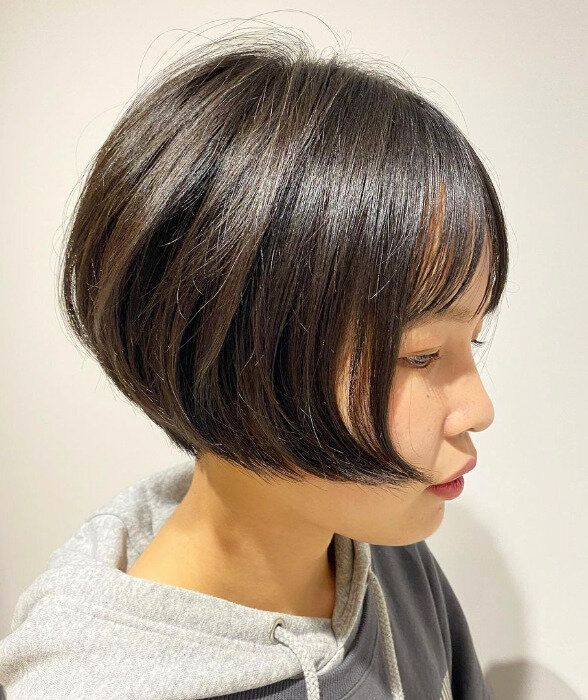 なだらかな前下がりラインがおしゃれ!ショートボブ